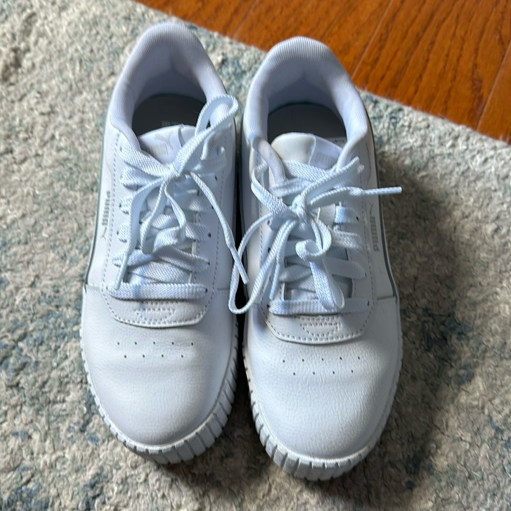 Size 8 Puma sneakers